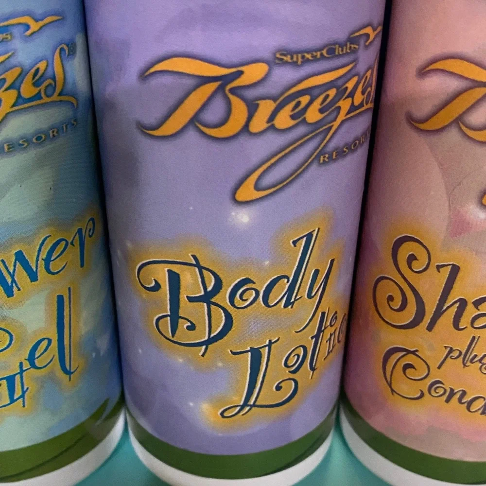 Shower Gel, Body Lotion & Shampoo Trio with Carry Case Travel Vacation Resort